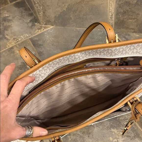 MICHAEL Michael Kors Cream and Tan Tote Set - Picture 11 of 13